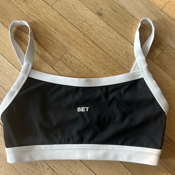SET ACTIVE contrast sports bra - Picture 1 of 3